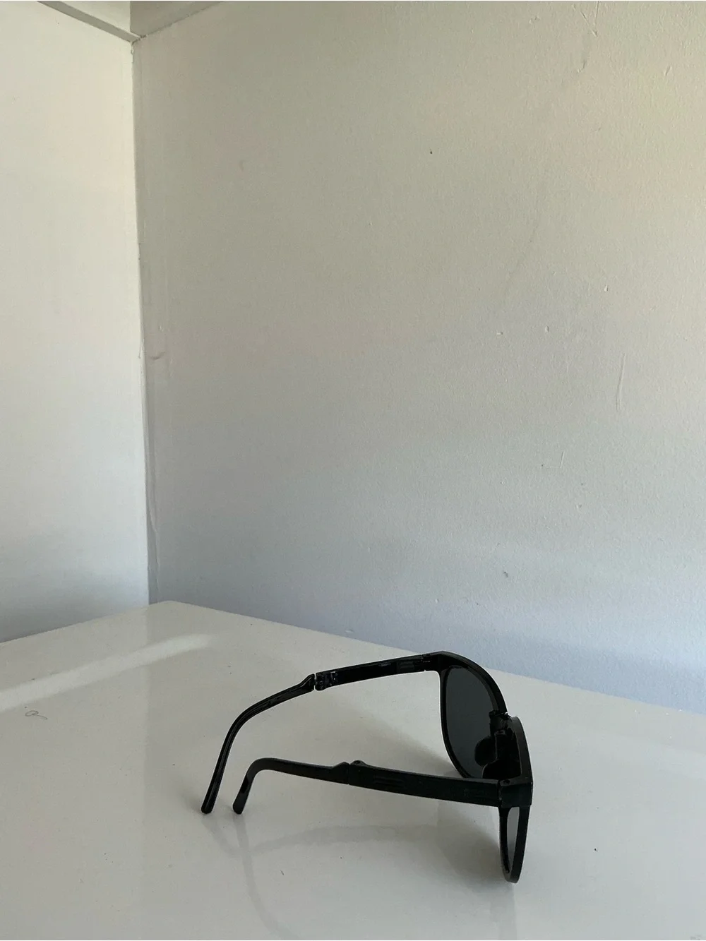 Classic Black Men's Sunglasses - Timeless Polarized Style